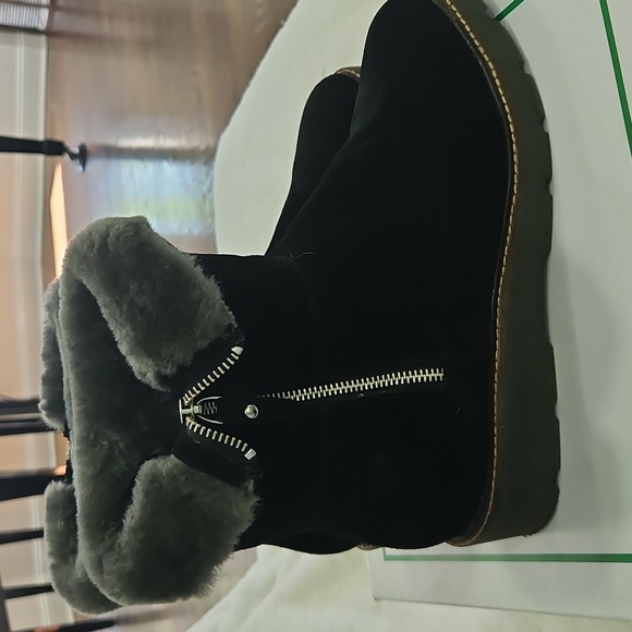 Cougar Black and Gray Winter Suede/Sherling Boots with Faux Fur Sz10 Gabby #1704